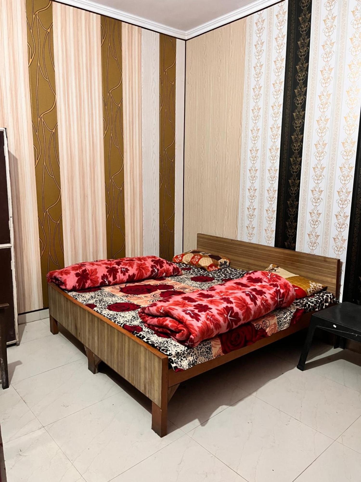 Hotel Pushpanjali Haldwāni Екстериор снимка