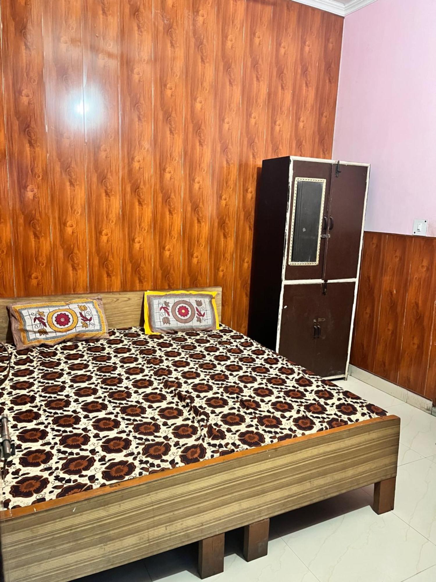 Hotel Pushpanjali Haldwāni Екстериор снимка