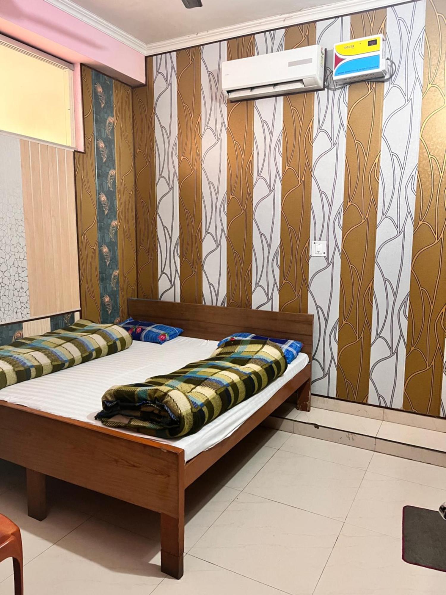 Hotel Pushpanjali Haldwāni Екстериор снимка